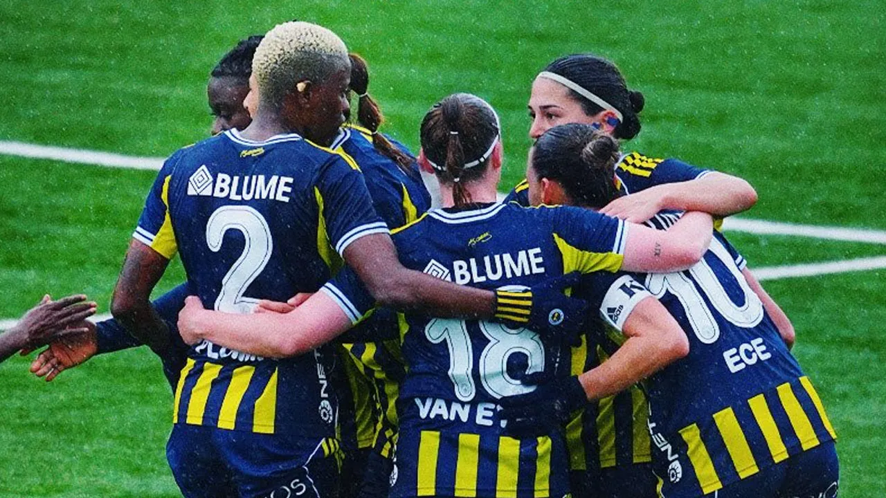 Fenerbahçe'de 7 oyuncuyla yollar ayrıldı