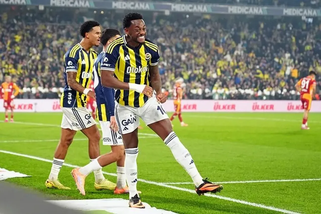 Kolombiyalı oyuncu, Kadıköy'de 1-1 sonuçlanan Fenerbahçe-Galatasaray derbisinin 90+5'inci dakikasında beraberlik golünü atmıştı.