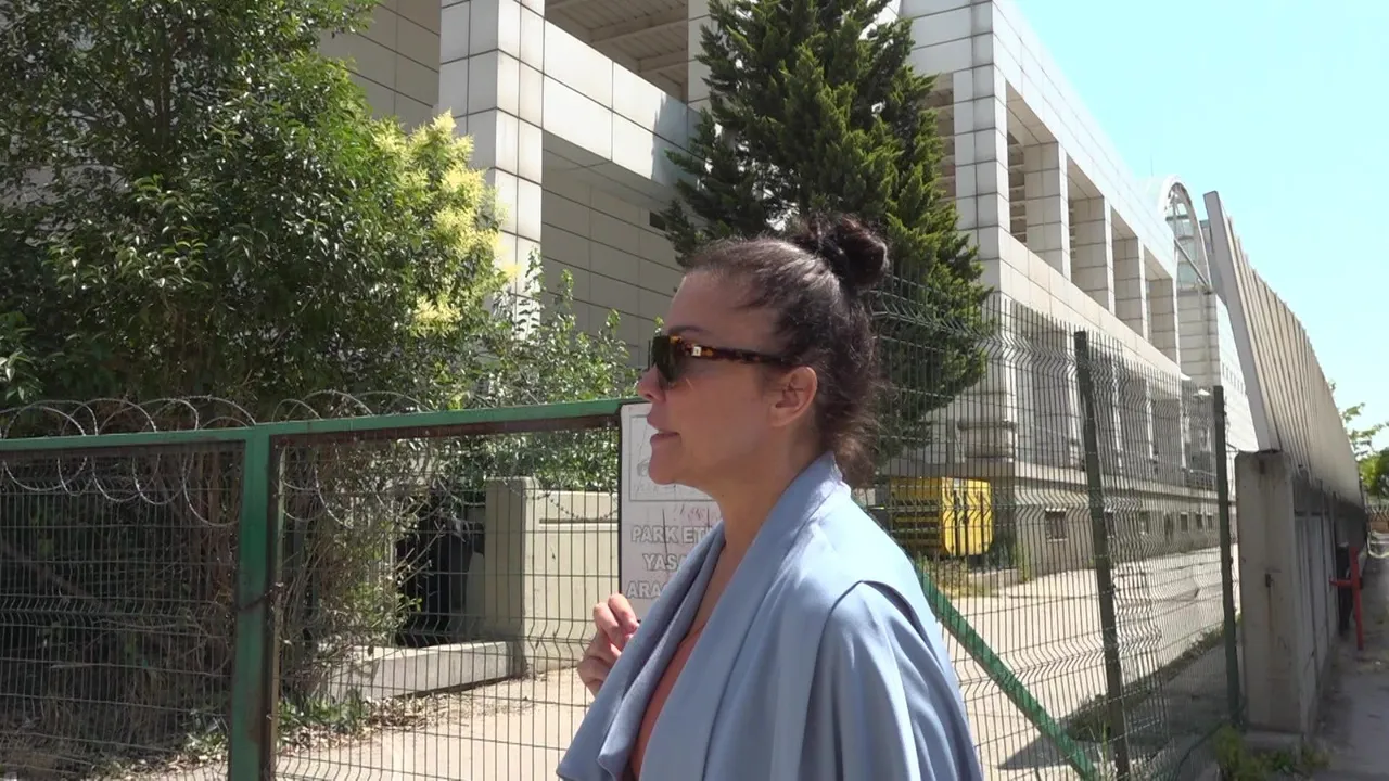 Sinir krizi geçirdi, tartışma büyüdü! Deniz Akkaya gözaltına alındı