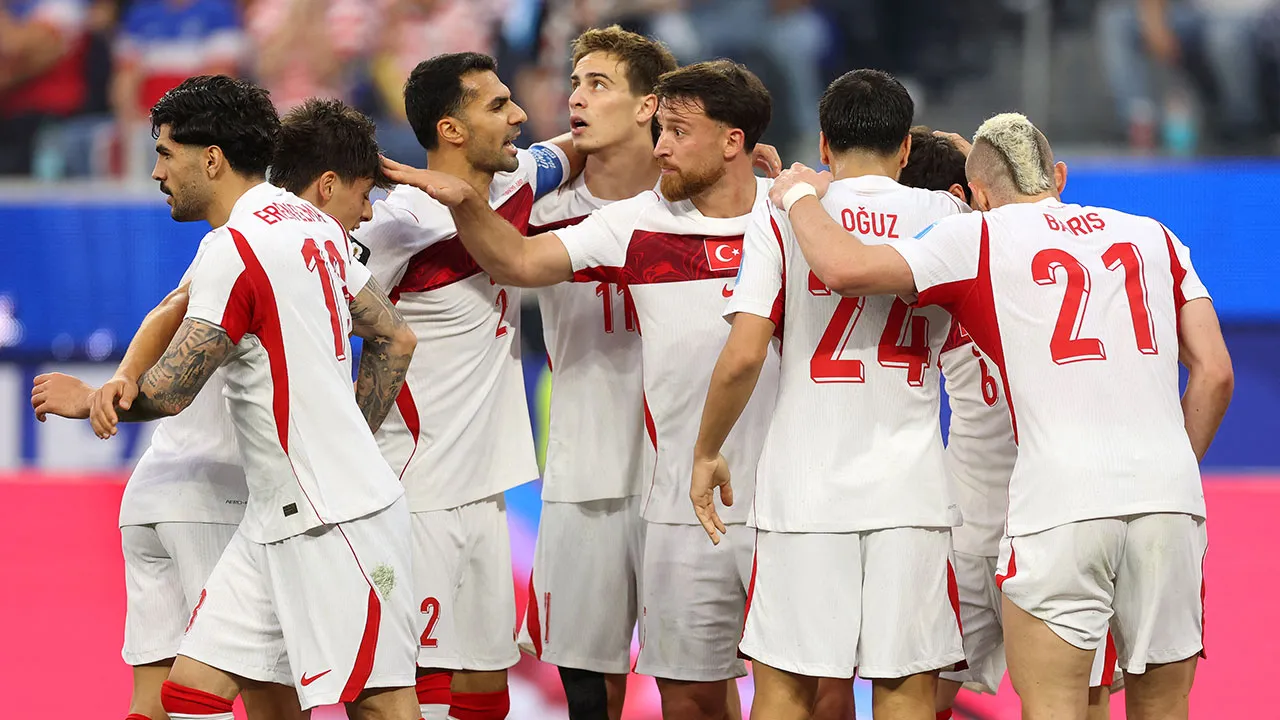 TFF'den başarısızlığa servet: Erken veda, dev prim