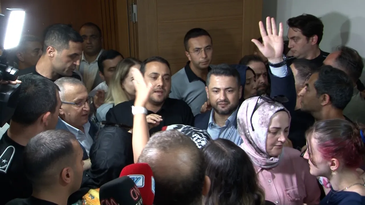 15 Temmuz'a 'tiyatro' dediler, ortalık karıştı! Şehit ailelerinden CHP'li üyelere sert tepki