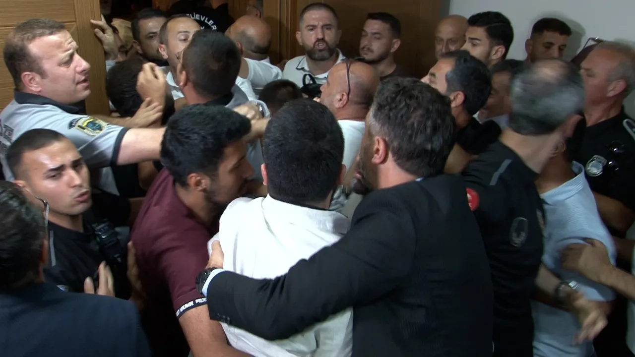 15 Temmuz'a 'tiyatro' dediler, ortalık karıştı! Şehit ailelerinden CHP'li üyelere sert tepki