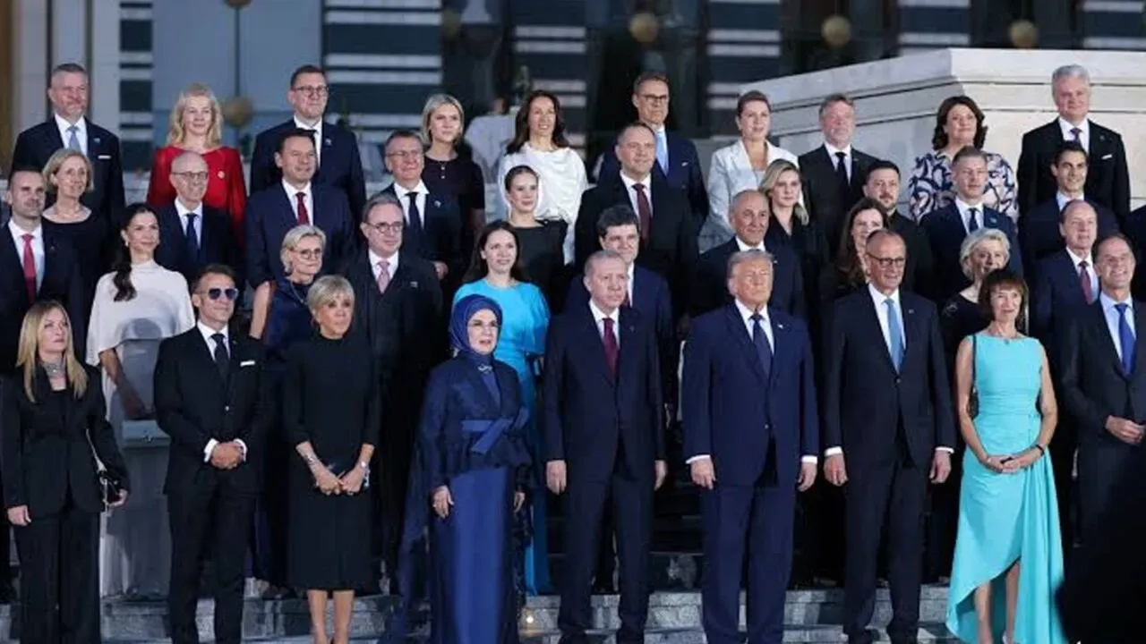 Ankara’da dünya liderlerini şaşırtan sürpriz: Cumhurbaşkanı Erdoğan’ın hediyesi sonrası Kanada Başbakanı'ndan dikkat çeken gönderme