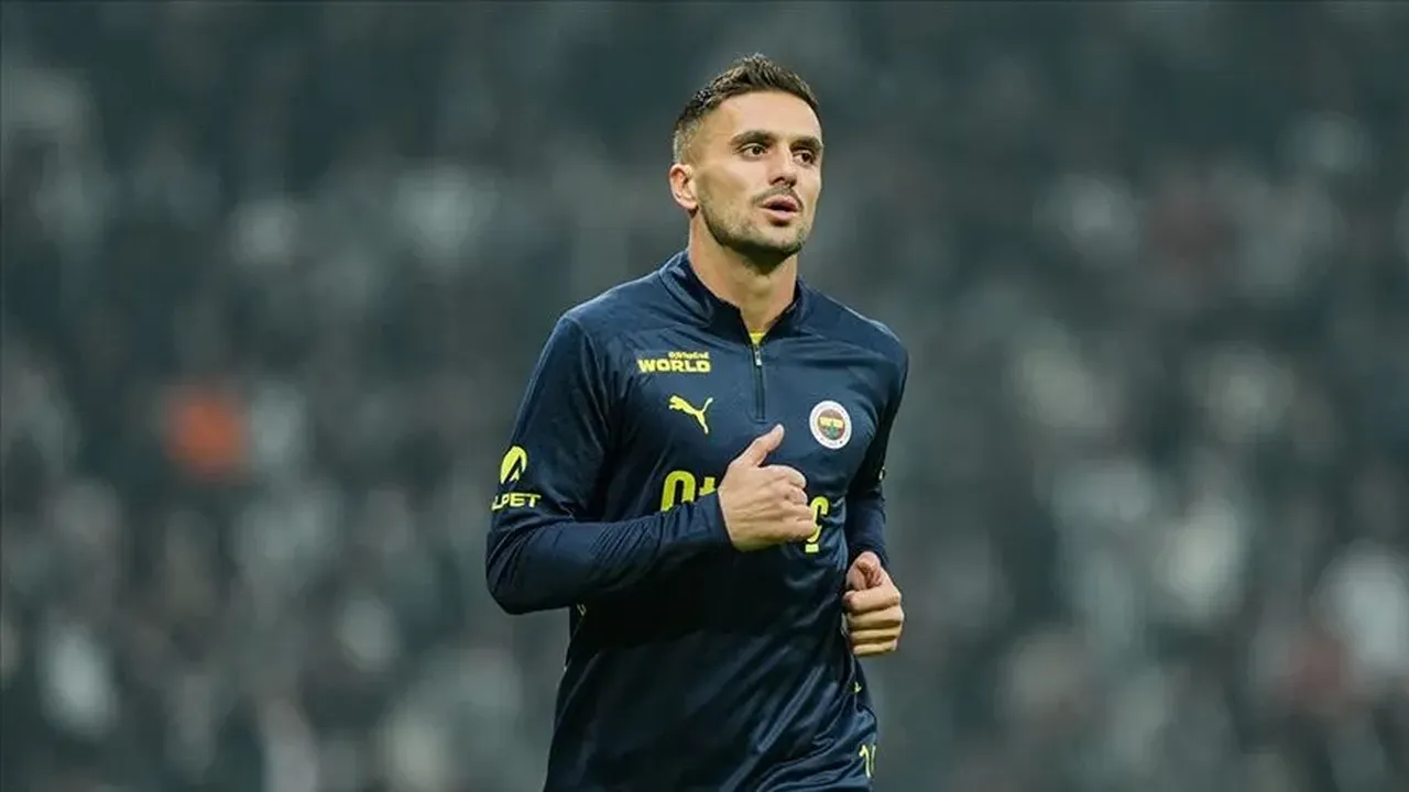 Fenerbahçe'de 2023-2025 yılları arasında forma giyen Dusan Tadic, sarı-lacivertlilerde 109 maçta 29 gol attı ve 35 asist yaptı.