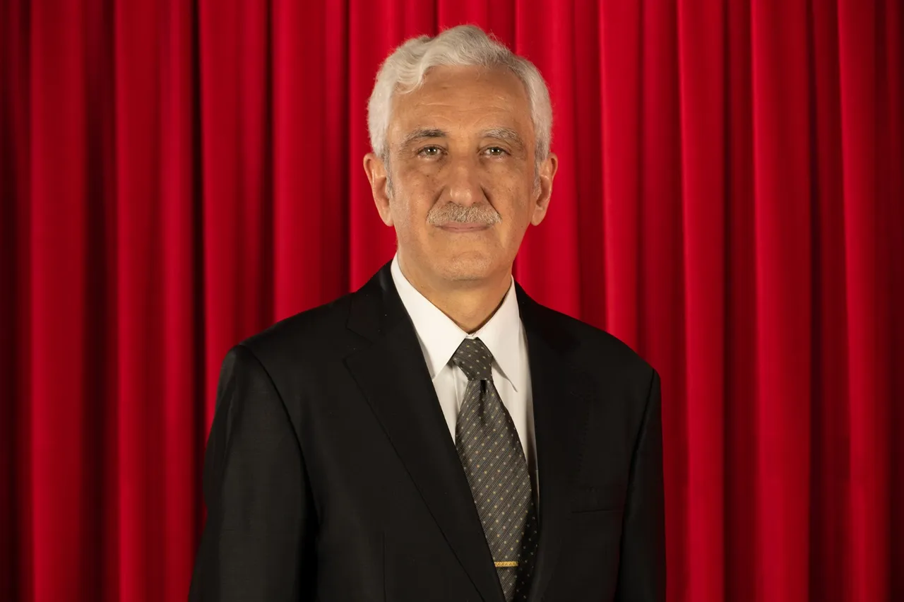 Prof. Dr. Ekrem Buğra Ekinci