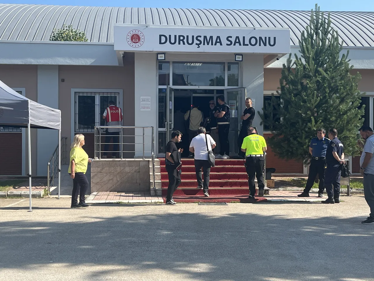 Tanju Özcan’dan dikkat çeken savunma: Kendimi sütten çıkmış ak kaşık gibi görüyorum