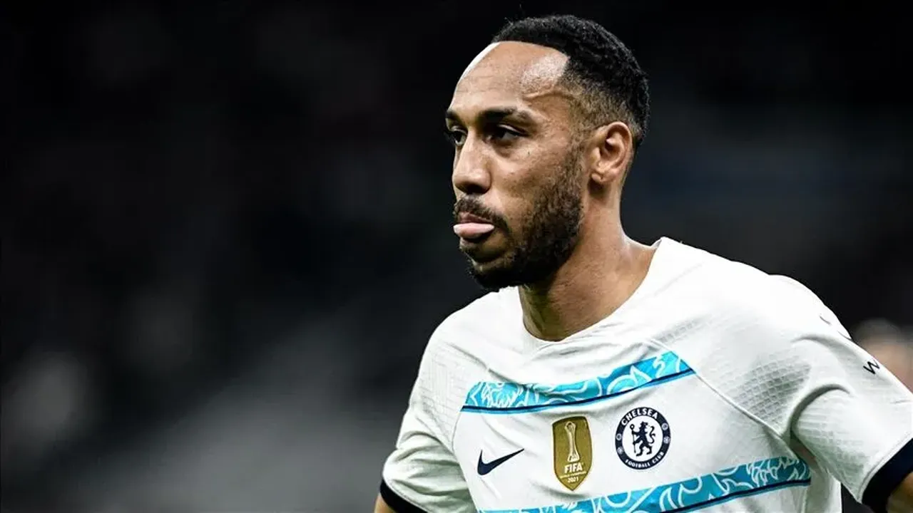 Pierre-Emerick Aubameyang'ın kariyerinde  Milan, Borussia Dortmund, Arsenal, Barcelona ve Chelsea gibi Avrupa devleri bulunuyor.