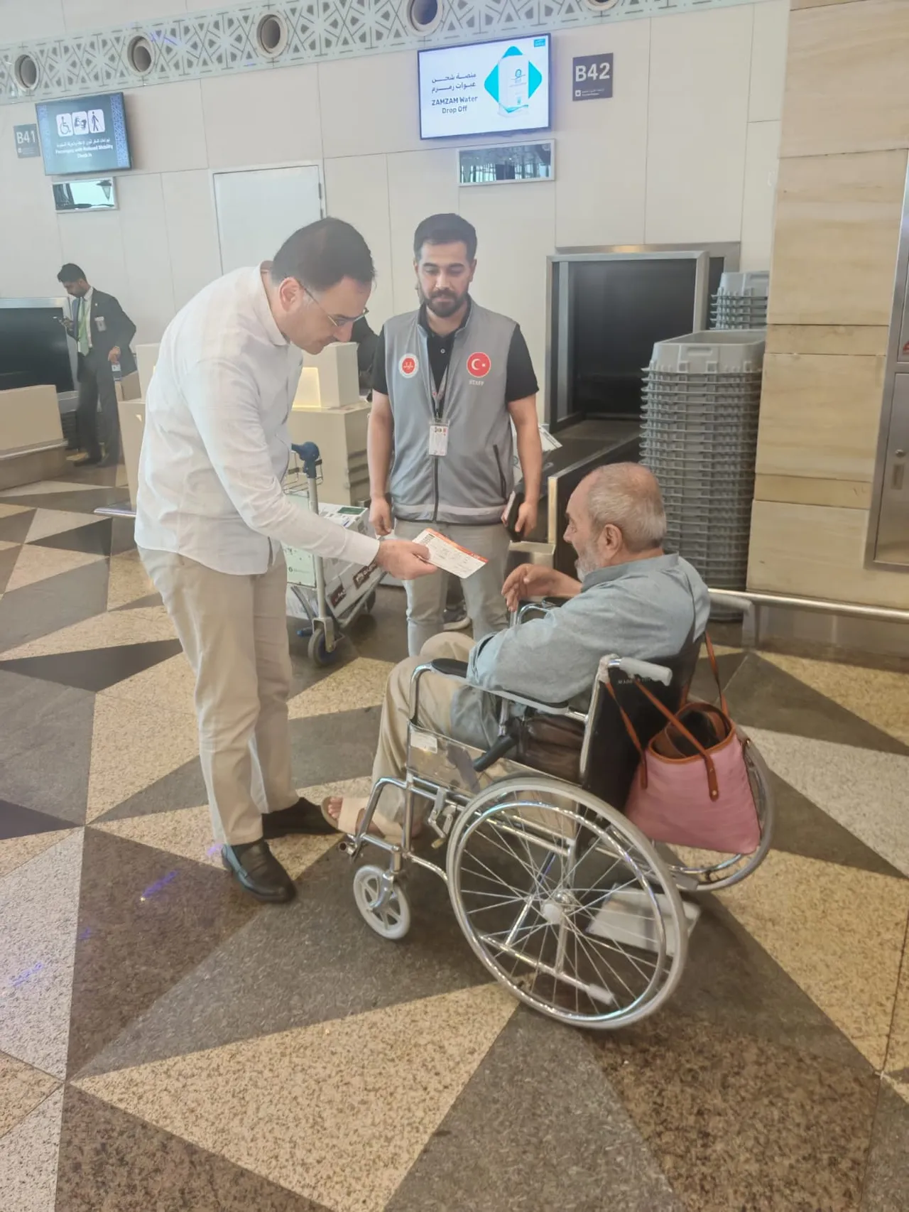 Yasakları kaldırıldı! 40 yıl önce gittiği Mekke’de mahsur kalan Ali Baybaş Türkiye yolunda!