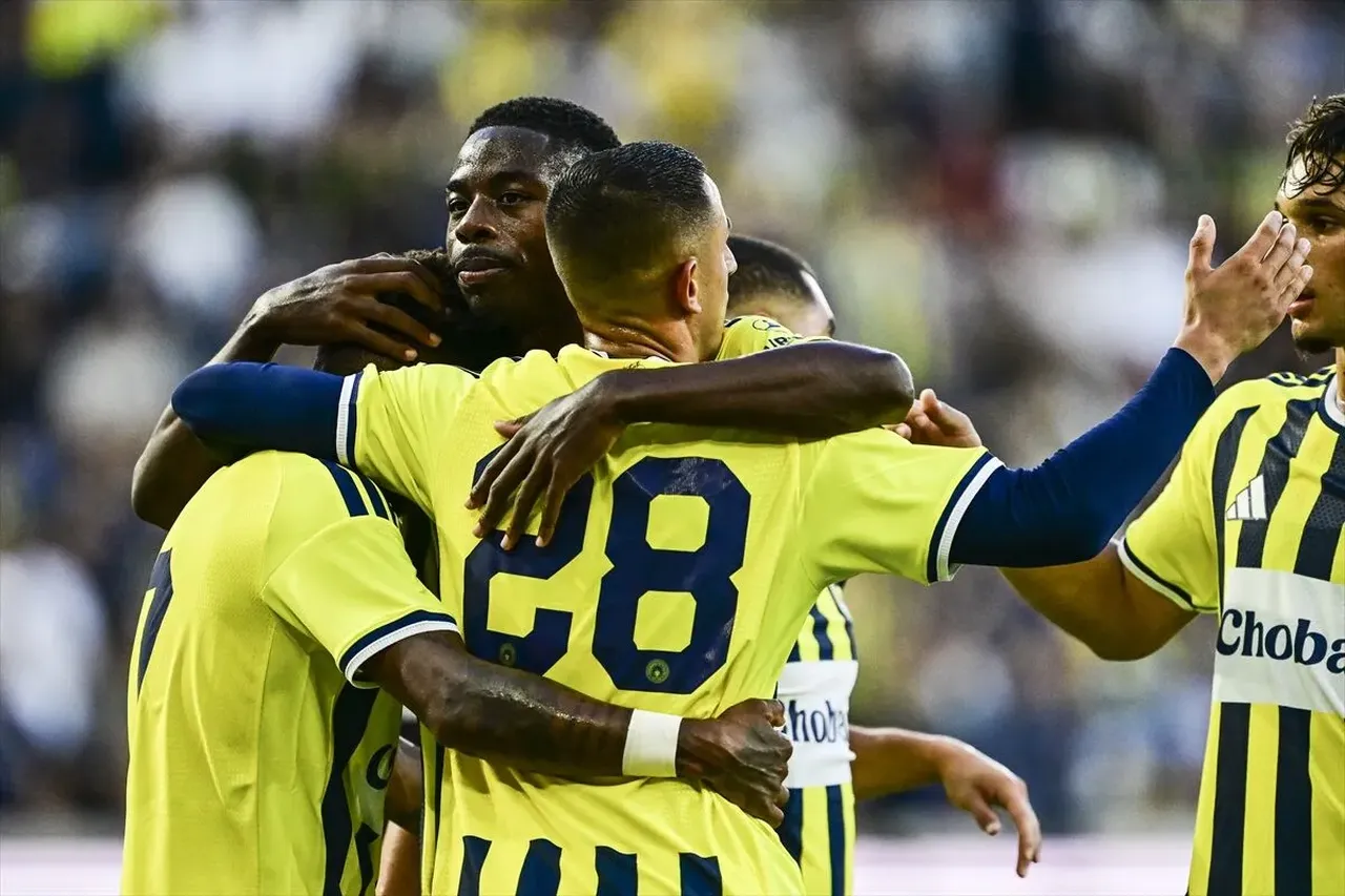 Fenerbahçe- Pogon Szczecin hazırlık maçı hangi kanalda, nereden izlenir? FB hazırlık maçı yayın bilgileri