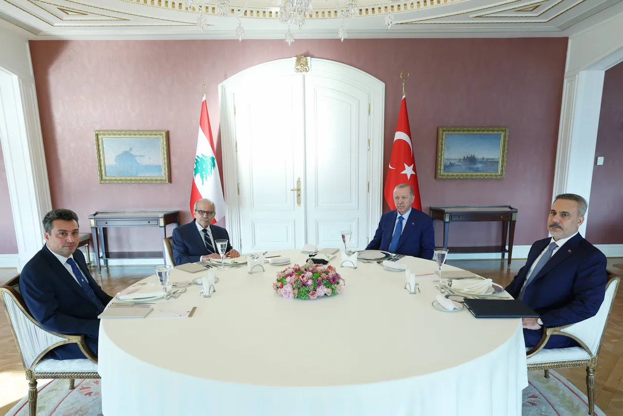 Revolverden sonra bir jest daha! Erdoğandan Lübnan liderine anlamlı hediye
