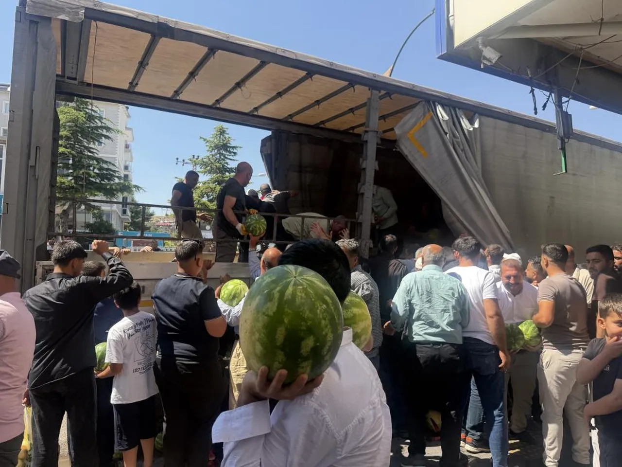 Tam 30 ton! Hepsini bir kuruş almadan ücretsiz dağıttı