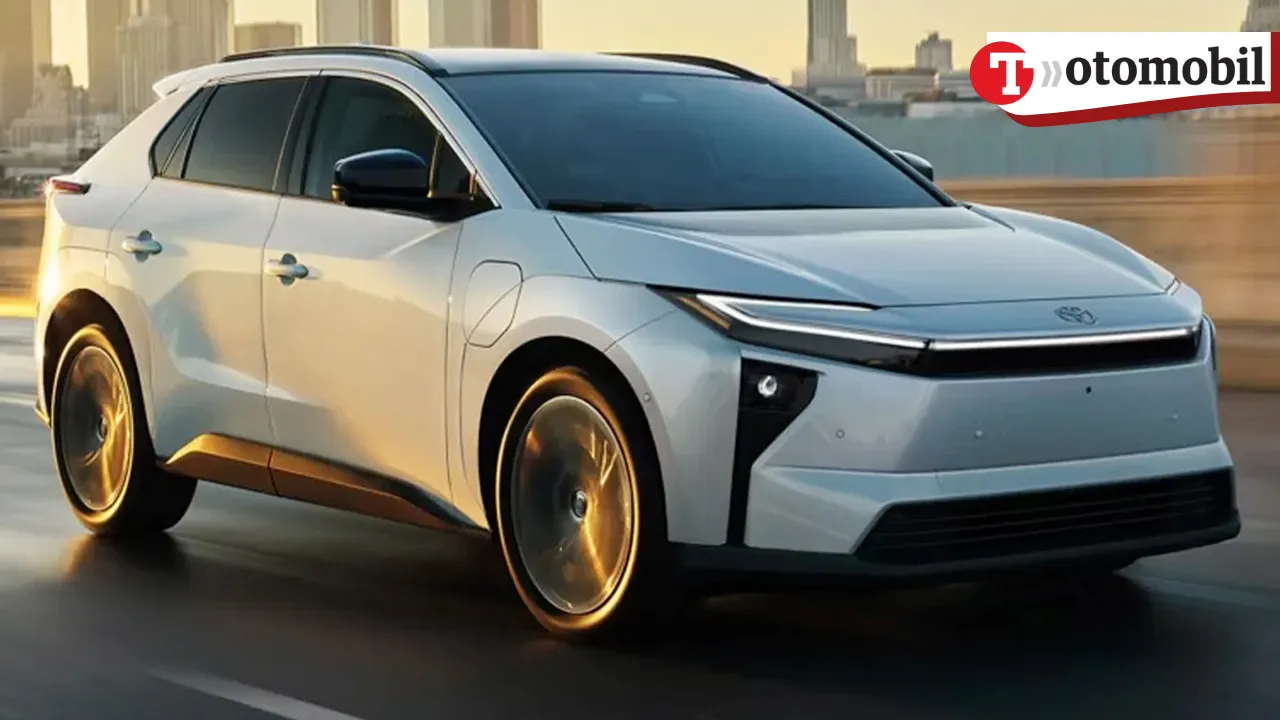 Toyota büyük sedan modelini yeniledi! 