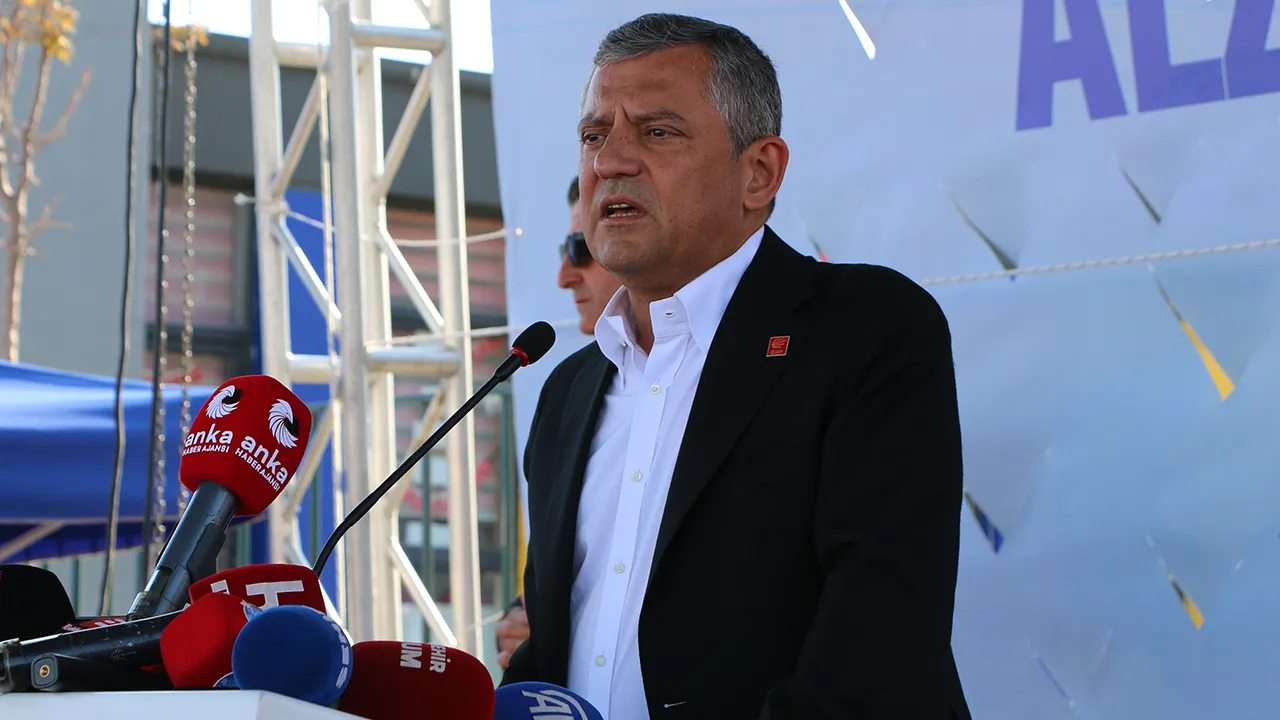Yeni parti iddialarına cevap verdi! Özgür Özel: "Bazı düğmelere önden bastık"