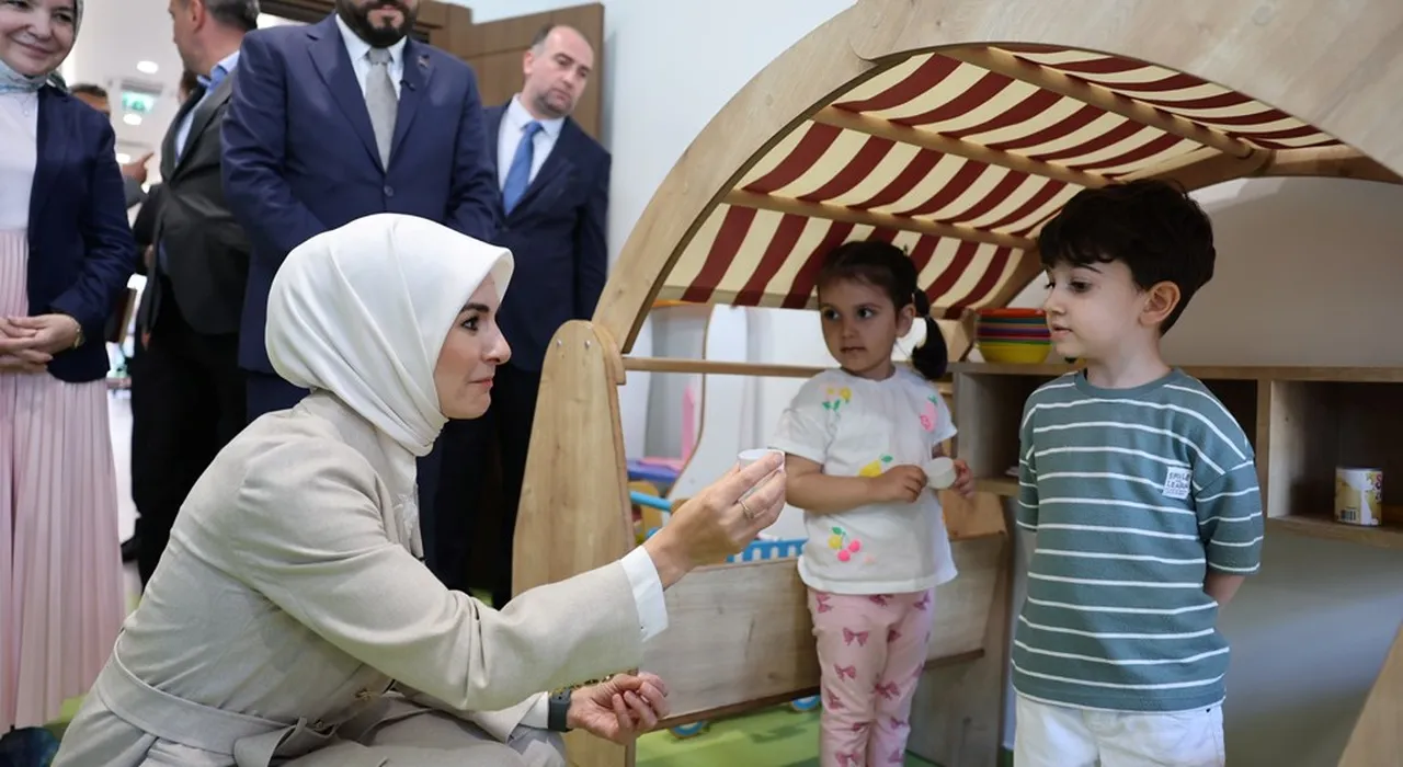 Aile Bakanlığından çalışan annelere yeni destek paketi: Memur çocukları için 7/24 kreş dönemi