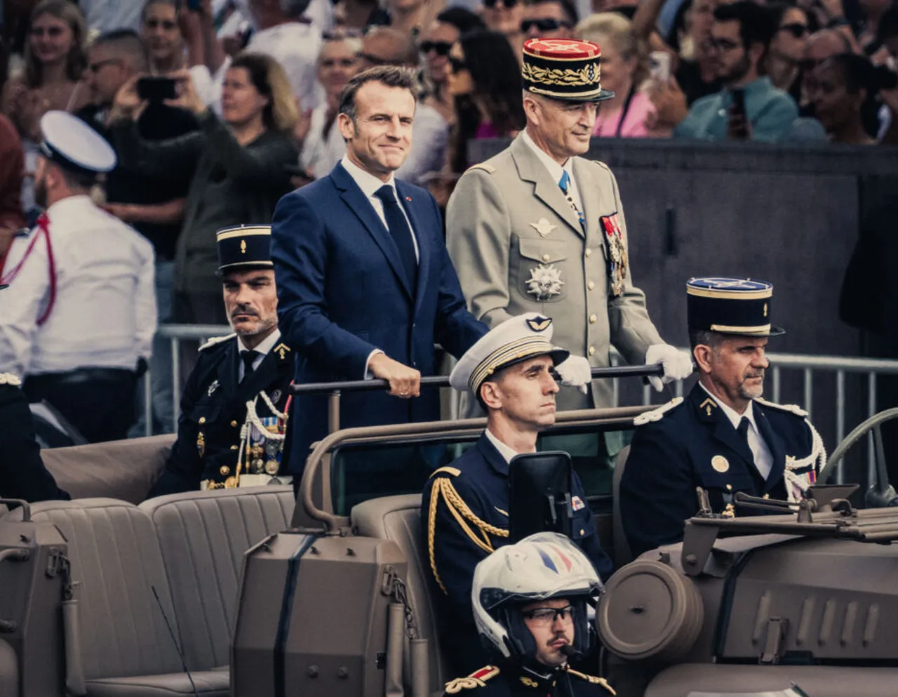 Ankara Zirvesi sonrası Macron'a büyük darbe: İddialı "nükleer şemsiye" planı bütçe duvarına tosladı!