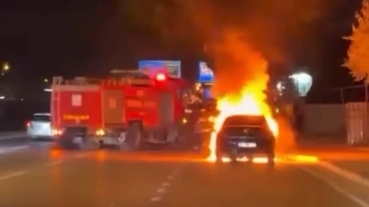 Bursa'da korkutan yangın! Seyir halindeki otomobil alev topuna döndü