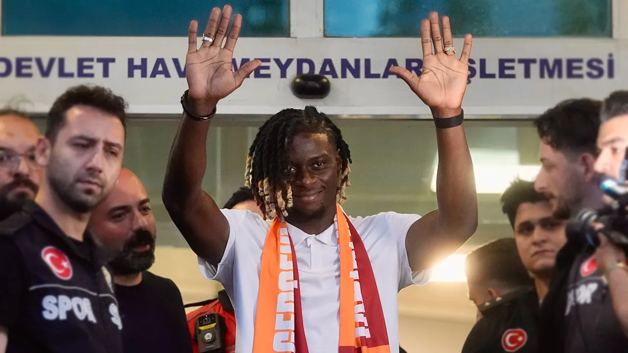  Lesley Ugochukwu, Galatasaray için İstanbul'a geldi