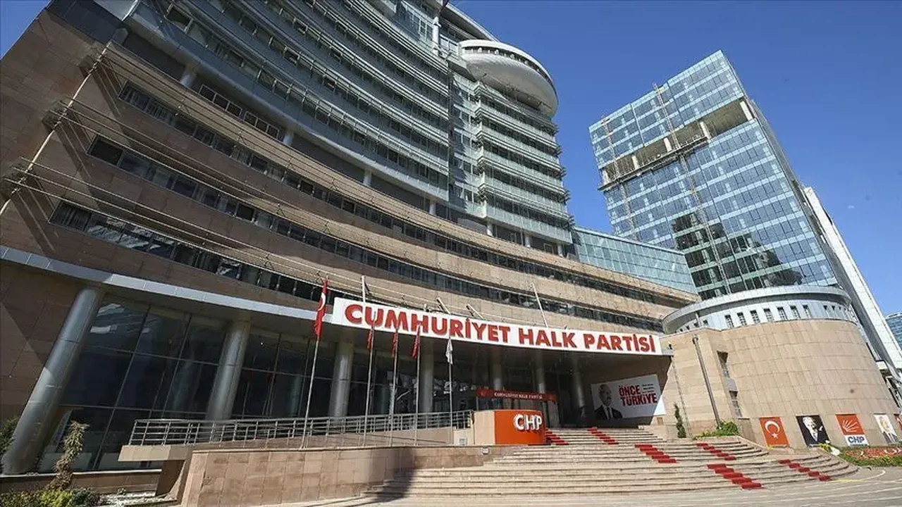Özgür Özel ve ekibinden yeni kurultay adımı! Yarın mahkemeye başvuracaklar: çağrı heyeti talep edilecek