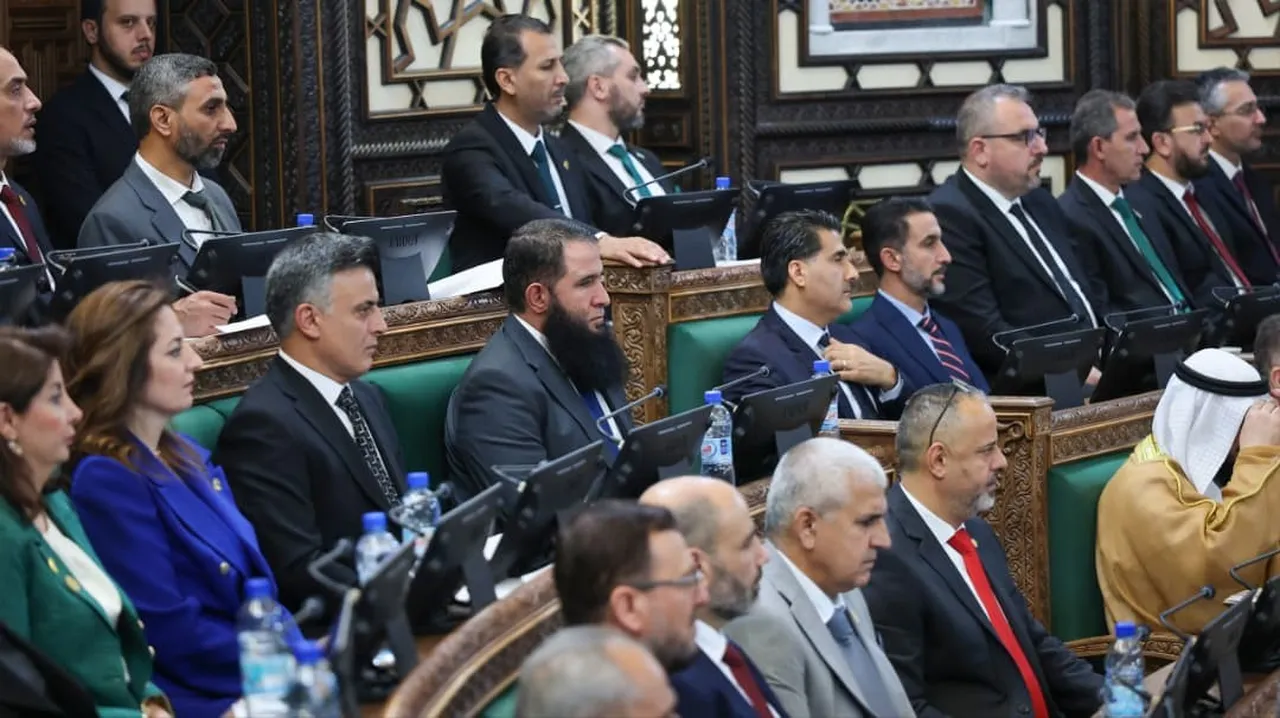 Suriyede Esad sonrası ilk halk parlamentosu toplandı: Şamda tarihi yemin