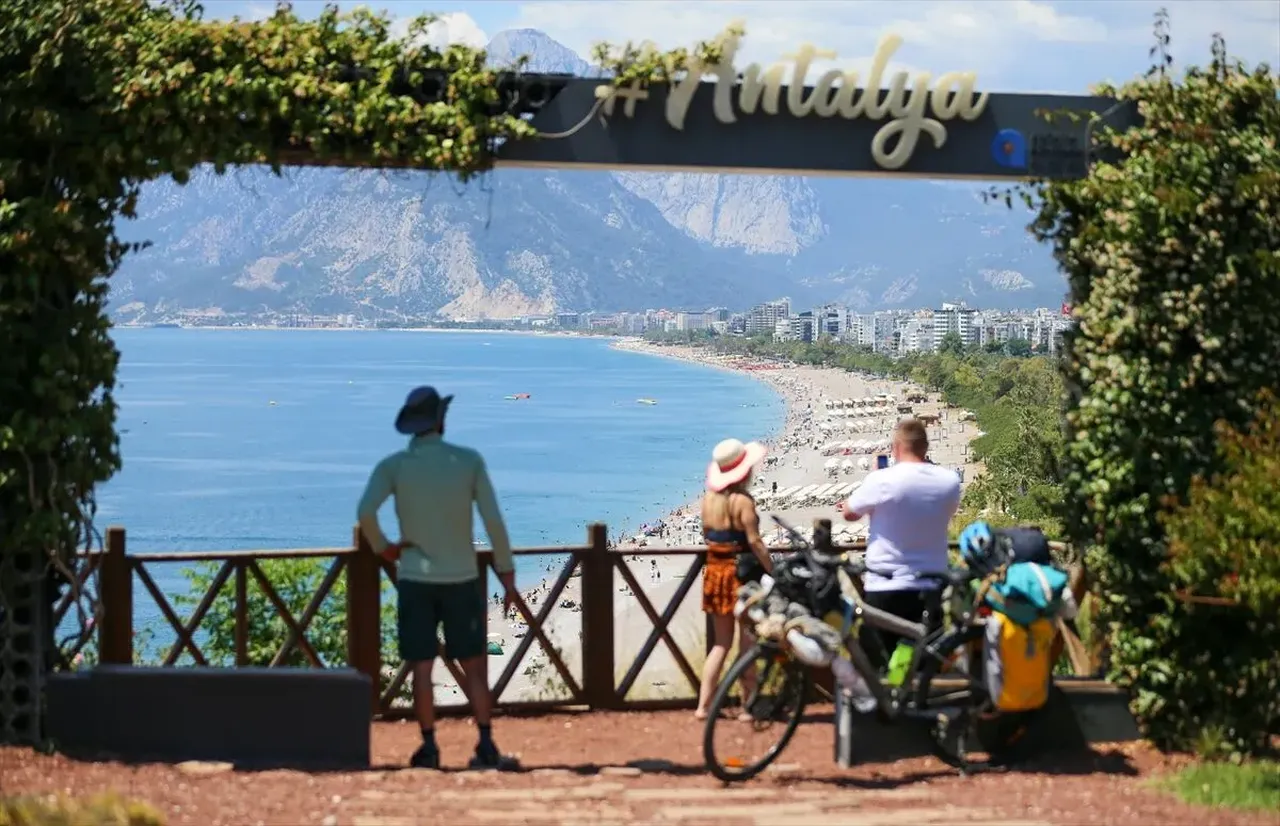 Turistlerin gözü üzerimizde! Avrupanın en ucuz tatil noktası Türkiye