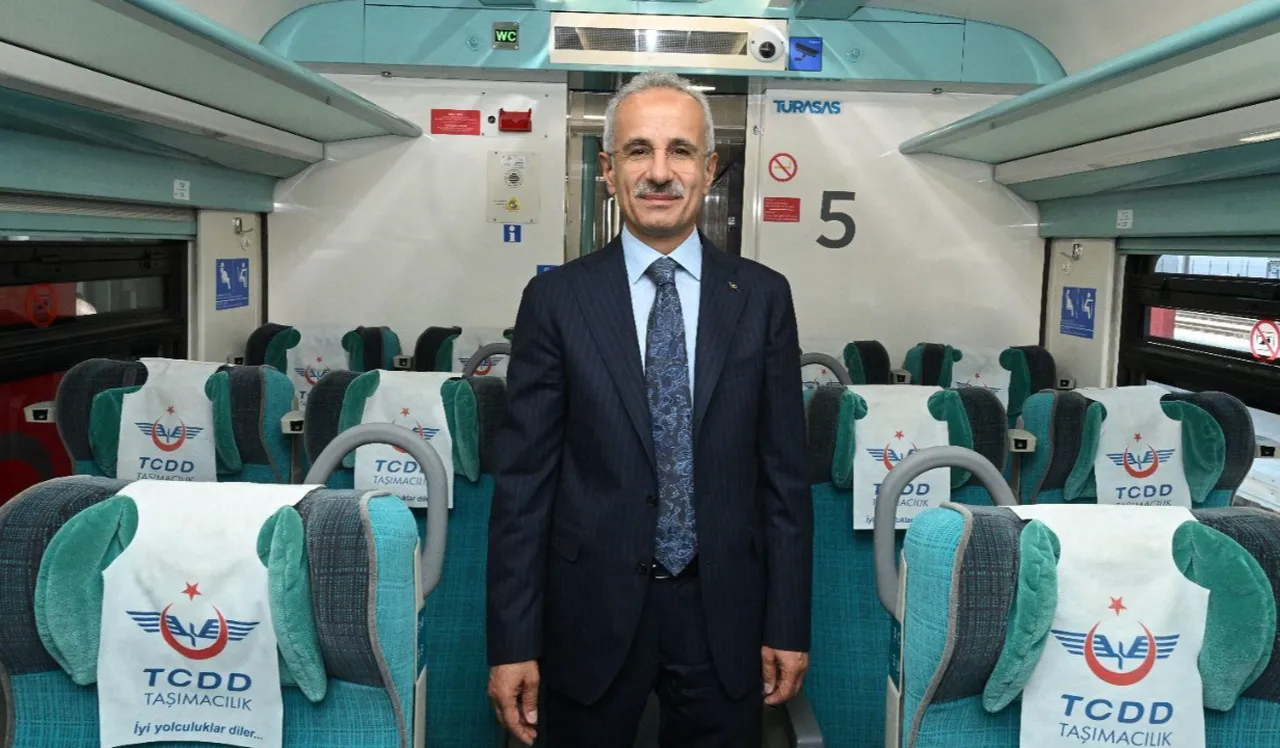 Uraloğlu 15 Temmuz gecesi yaşadıklarını ilk kez anlattı: 'Öleceksek adam gibi öleceğiz' dedik