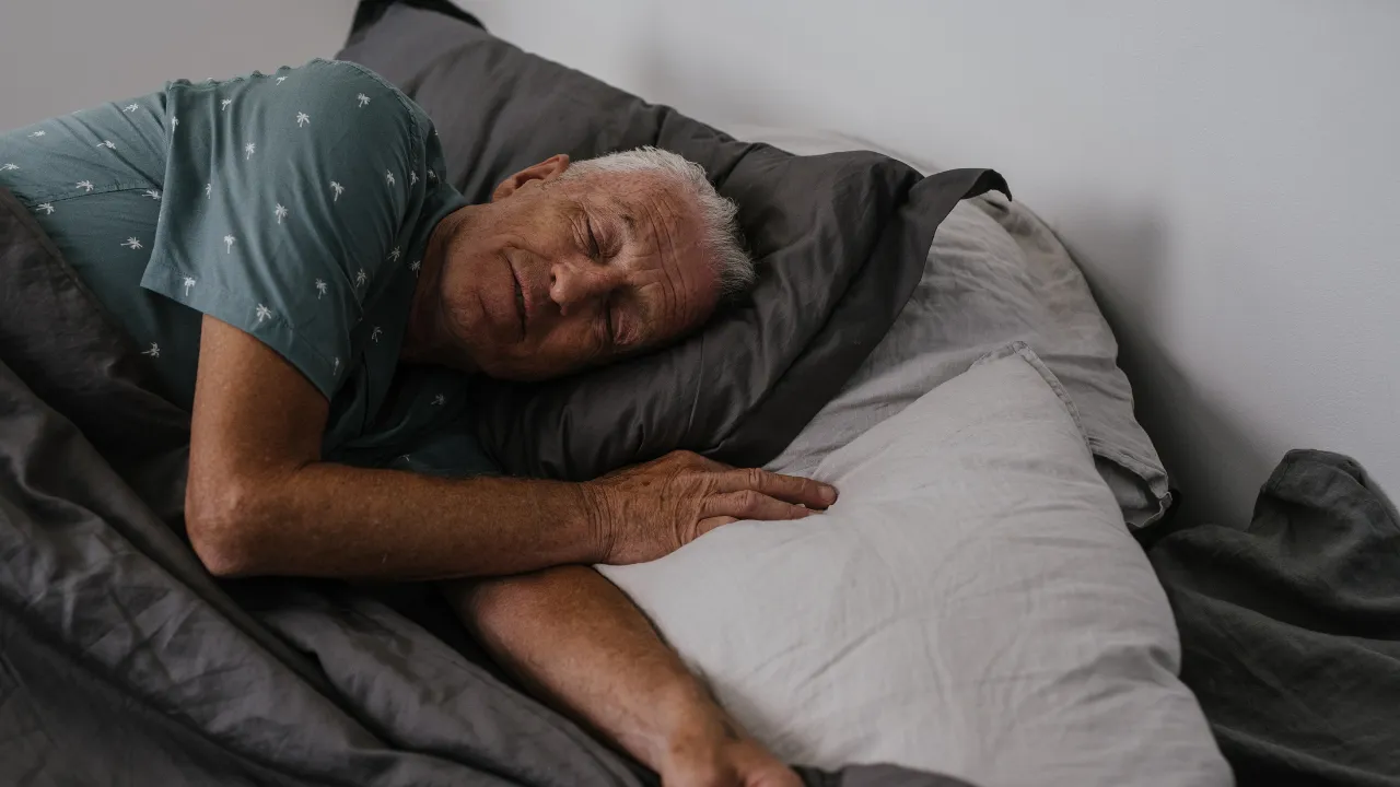 Yatmadan önce bir tane yemek yetiyor! Uzmanı doğal uyku hapı dediği meyveyi açıkladı