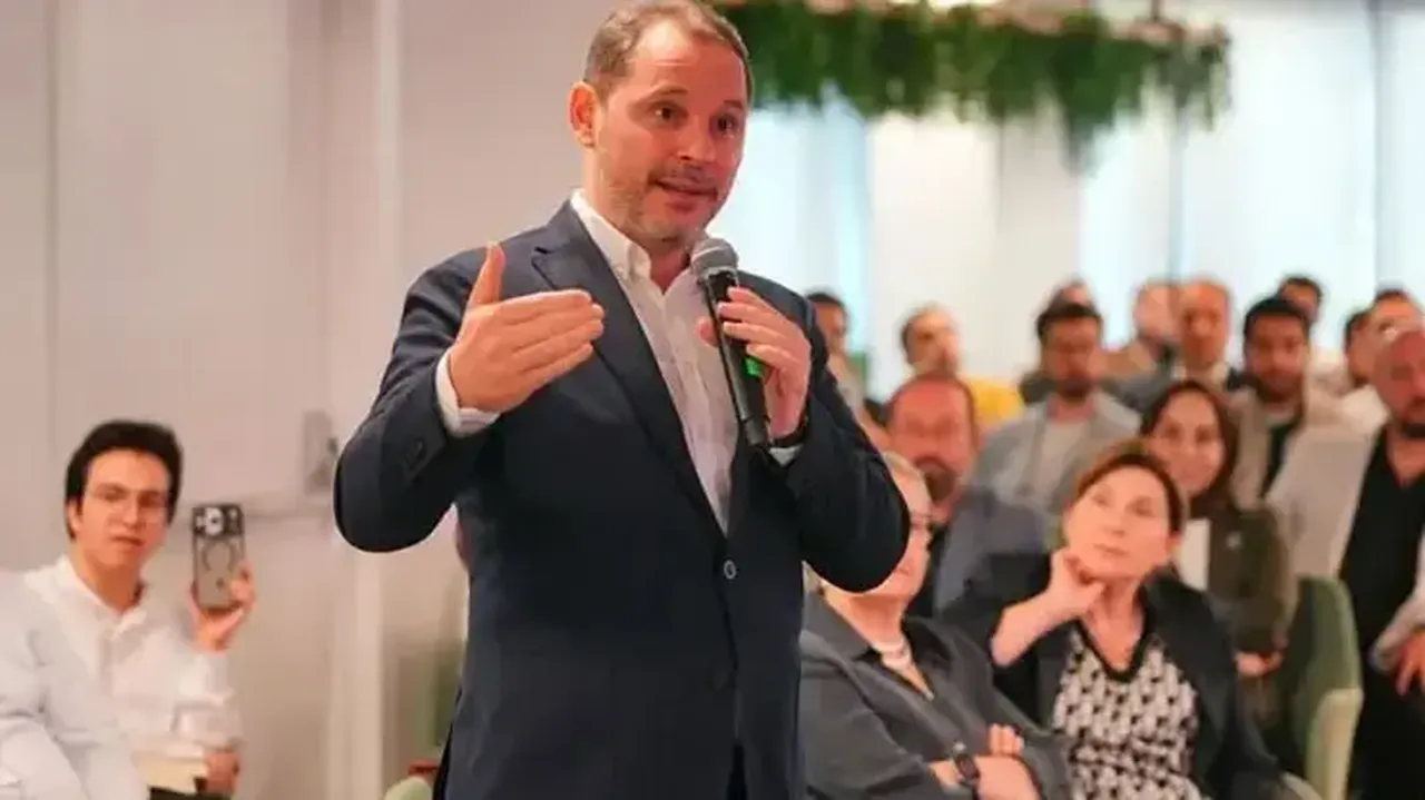 2 pilottan biri FETÖ'cüymüş! Berat Albayrak 15 Temmuz gecesini anlattı