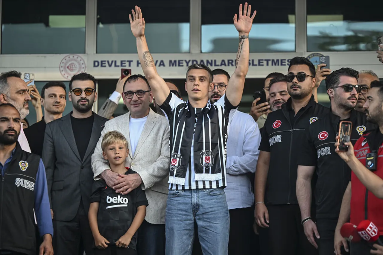 Belçikalı yıldızın güncel piyasa değeri 18 milyon euro olarak gösteriliyor.