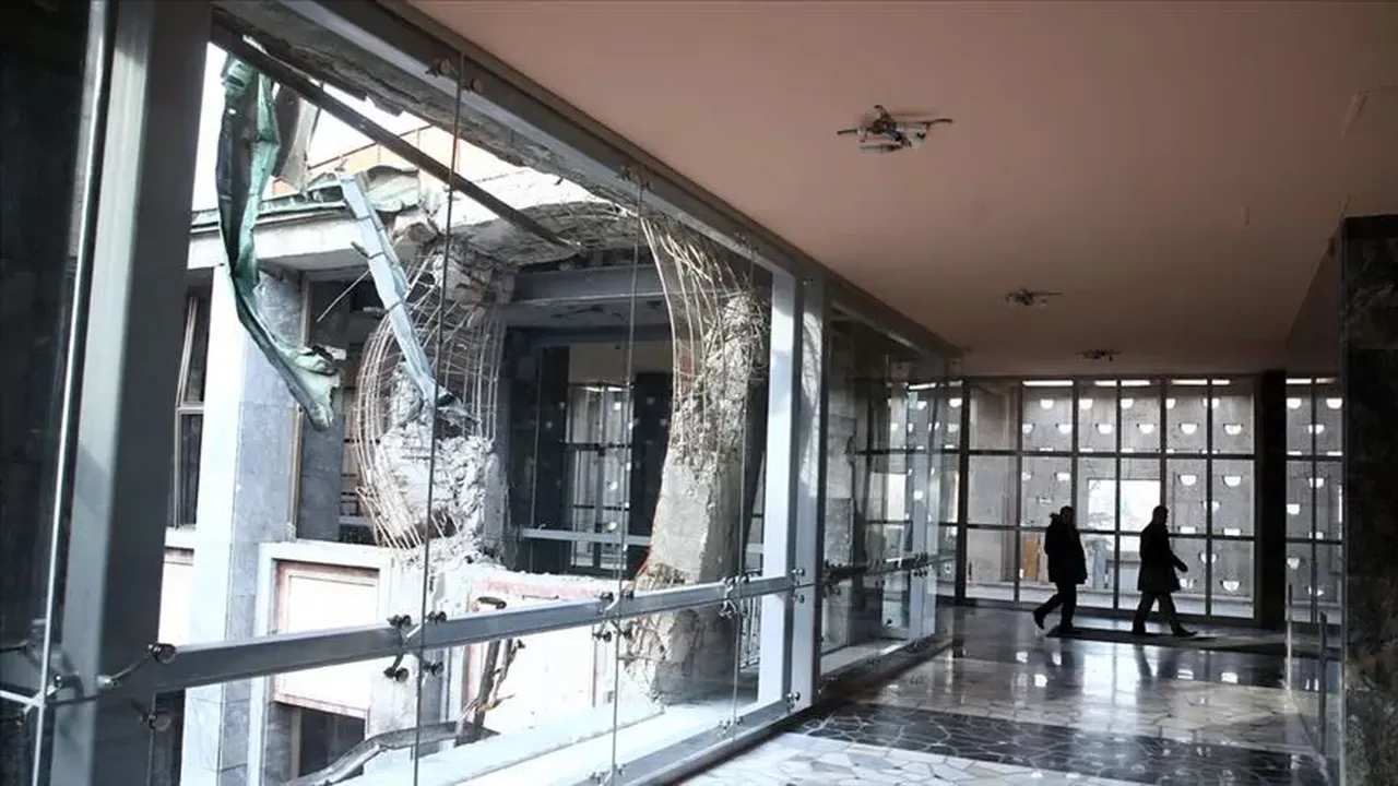 Bürokratları dinlemedi, Ankaraya uçtu: İngiliz bakandan 10. yılda tarihi 15 Temmuz itirafı!