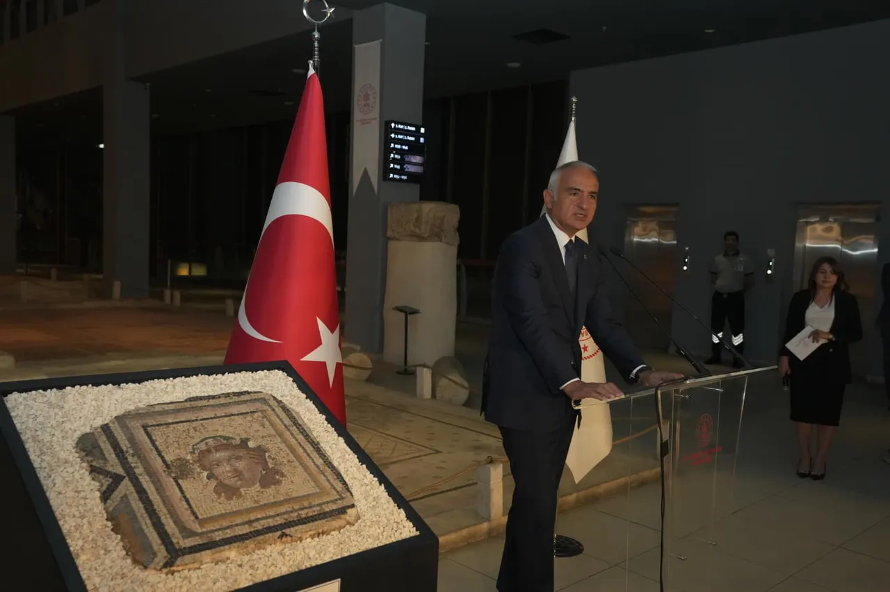 Çingene Kızı'nın eksik parçaları geldi! Aylardır ABD'den iadesi beklenen mozaik tamamlandı