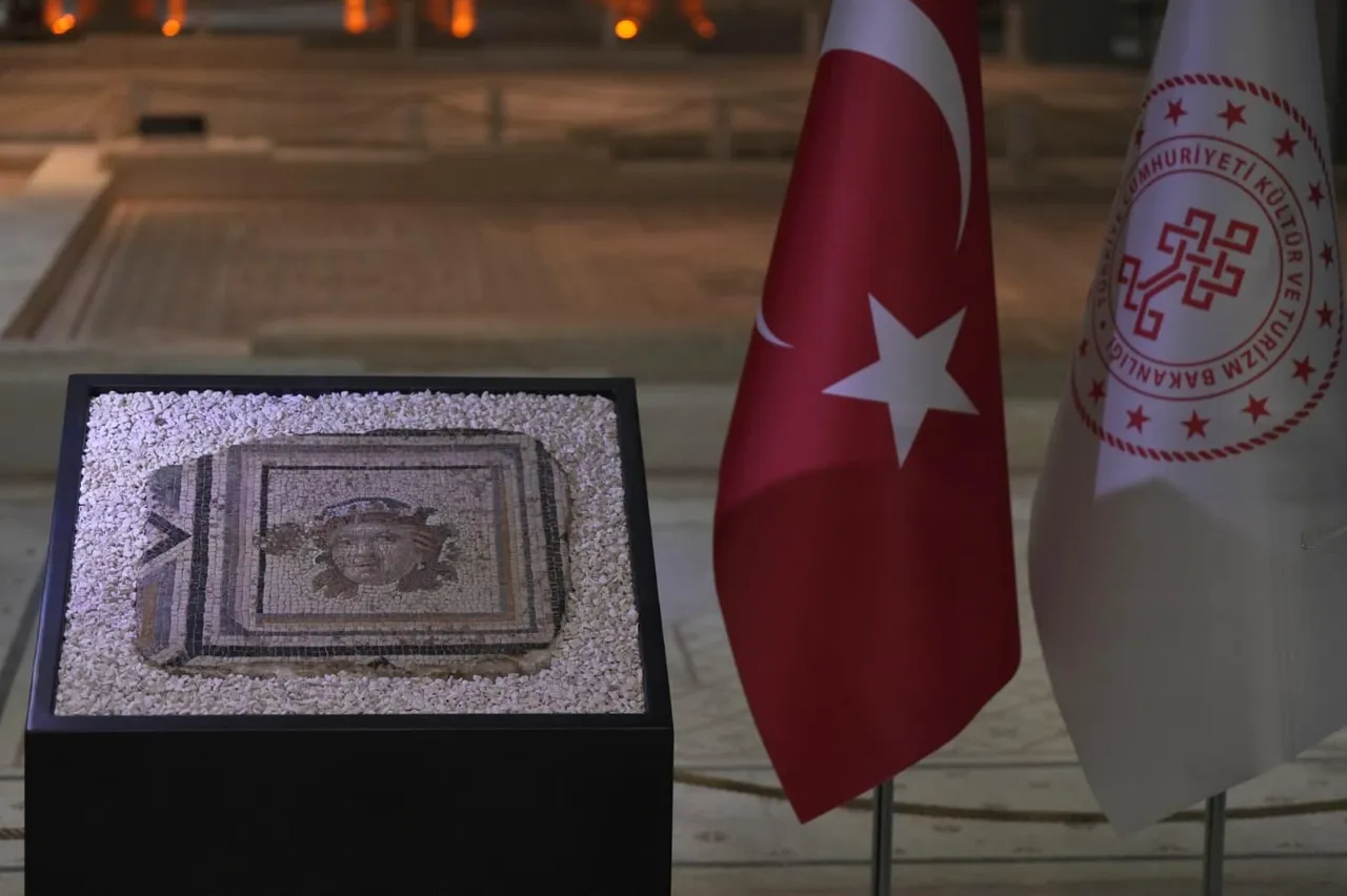 Çingene Kızı'nın eksik parçaları geldi! Aylardır ABD'den iadesi beklenen mozaik tamamlandı
