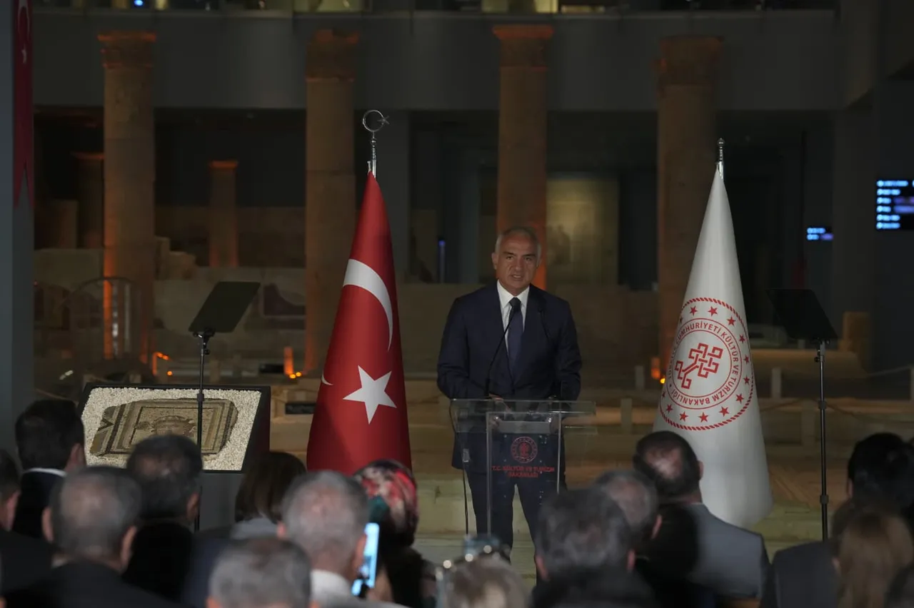 Çingene Kızı'nın eksik parçaları geldi! Aylardır ABD'den iadesi beklenen mozaik tamamlandı