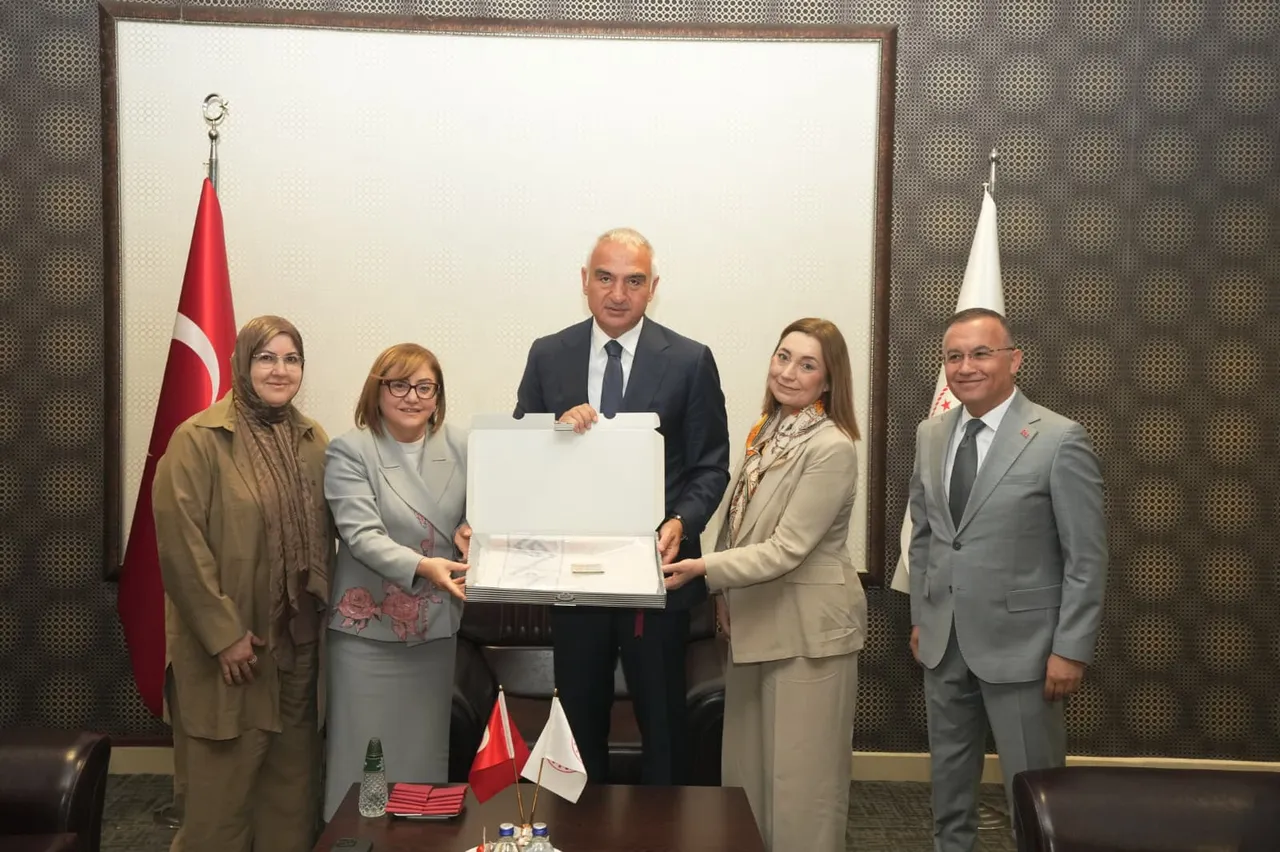 Çingene Kızı'nın eksik parçaları geldi! Aylardır ABD'den iadesi beklenen mozaik tamamlandı