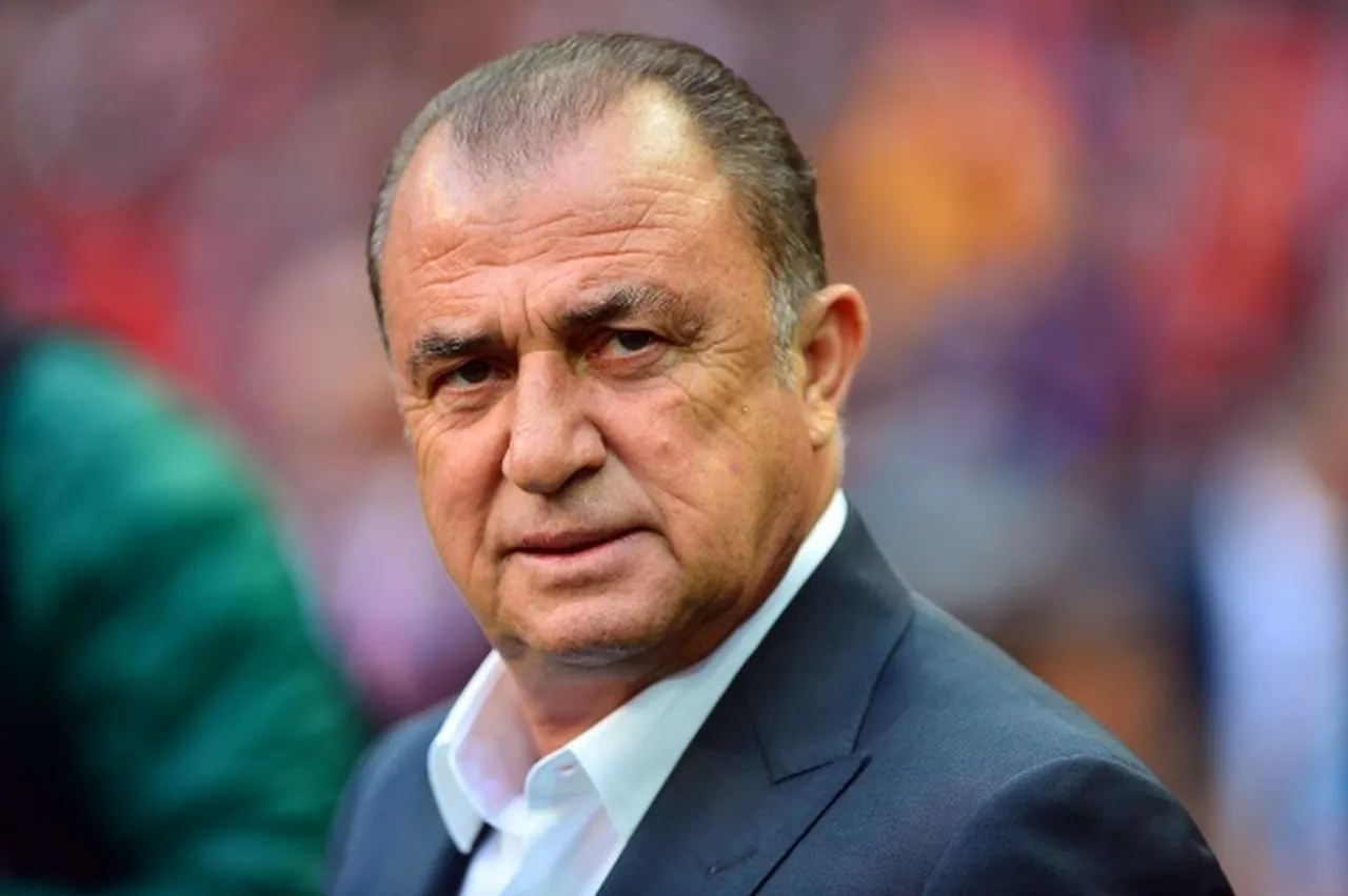 Fatih Terim, yurt dışında Fiorentina, Milan, Panathinaikos ve Al-Shabab'ta teknik direktörlük yaptı.
