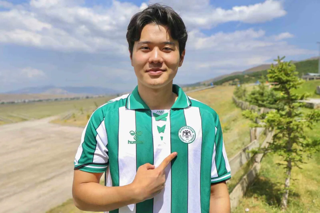 Jin-ho Jo, Konyaspor'da 25 maçta 1 gol ve 1 asistlik skor katkısı sağladı.