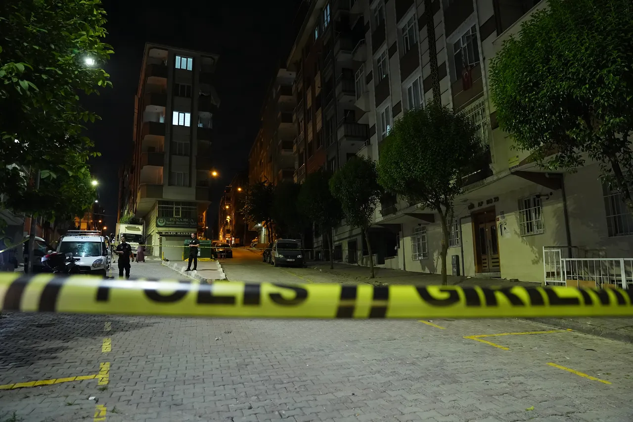 İstanbul'da korku dolu saatler! 15 daireli apartman boşaltıldı