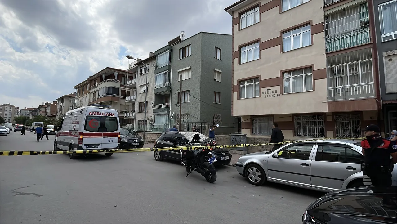 Konya’da dehşet evi! Üvey annesi ve kardeşini boğazını keserek öldürdü
