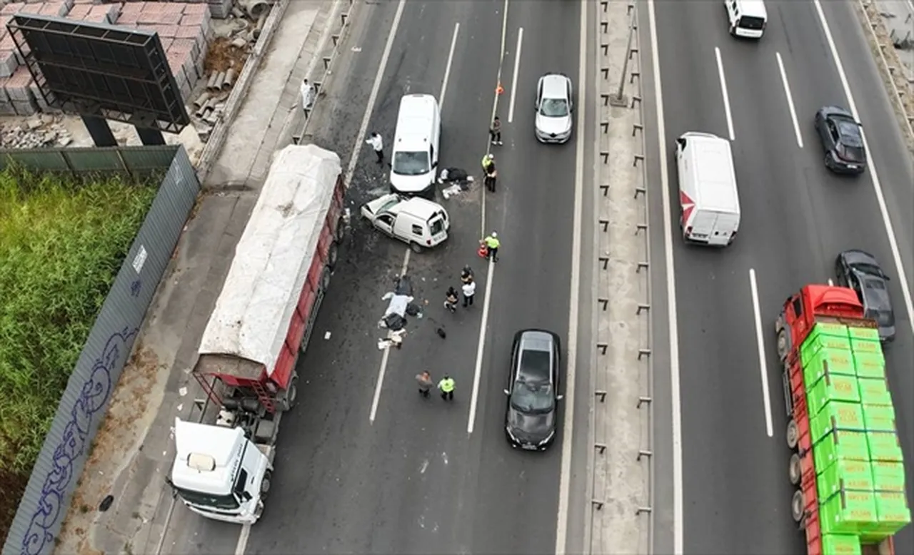 Zincirleme trafik kazası ortalık savaş alanına döndü!