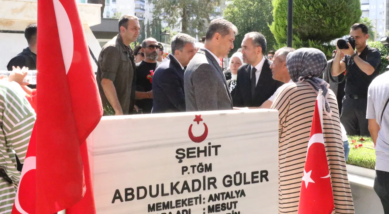 10 yıl sonra aynı ruh: Türkiye 15 Temmuz için tek yürek!