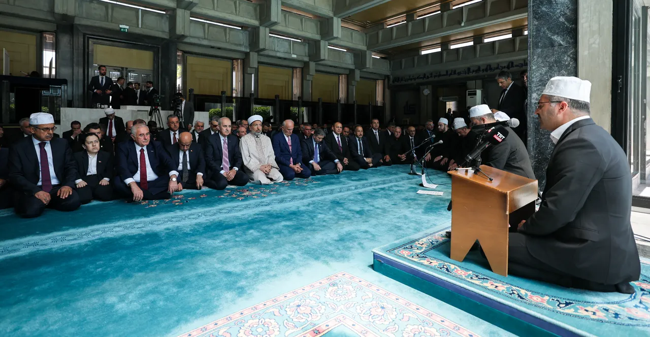 10 yıl sonra aynı ruh: Türkiye 15 Temmuz için tek yürek!