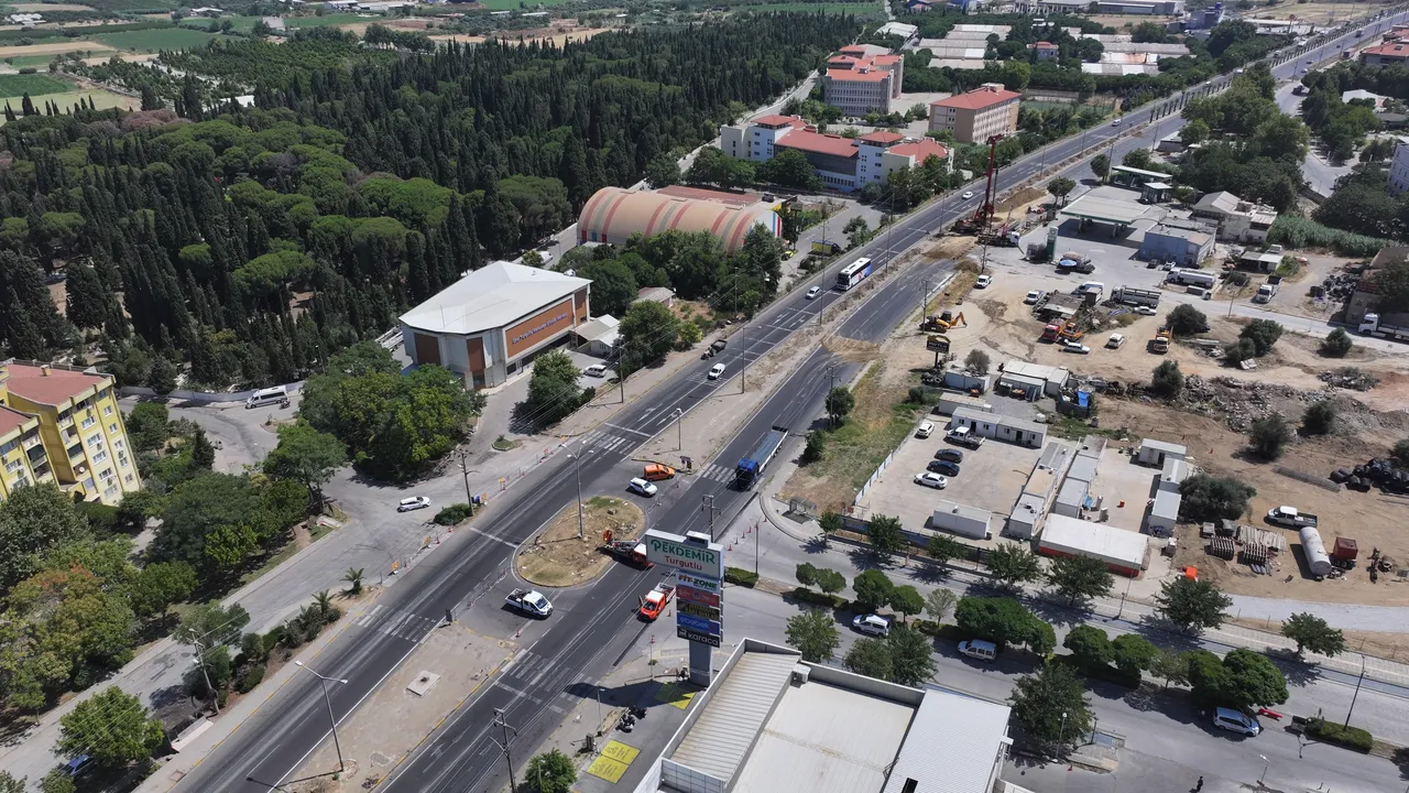 358 milyon lirayı aşan dev projede ilk kazma vuruldu! Trafik çilesini bitirecek