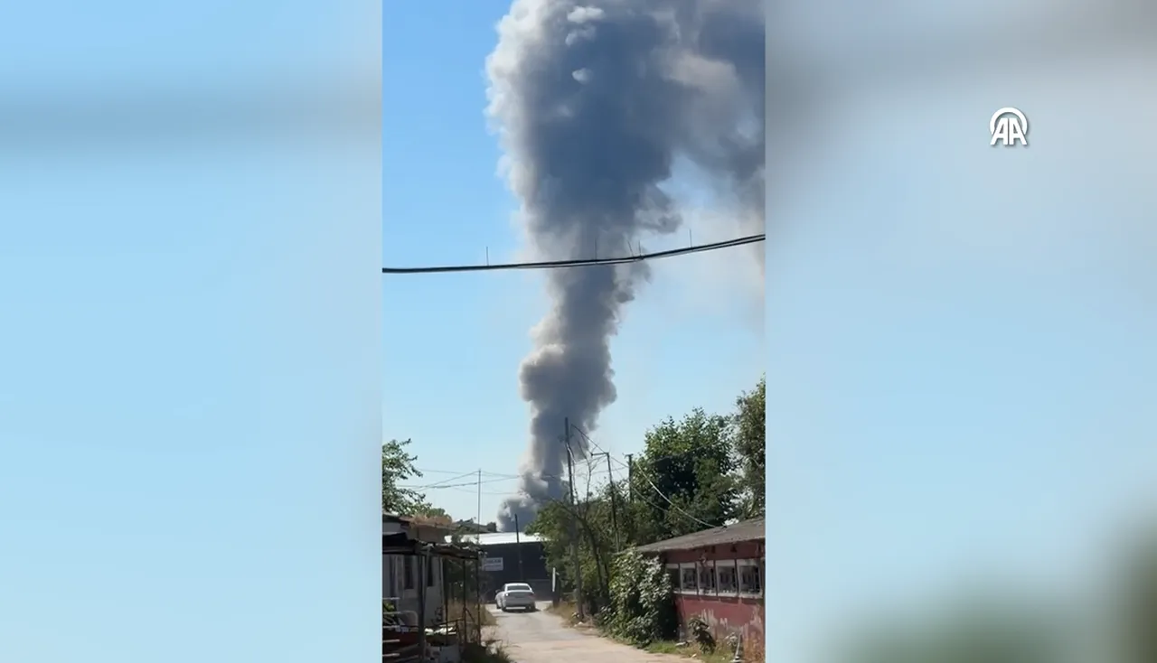 Arnavutköy'de fabrikada yangın paniği! Kontrol altına alındı