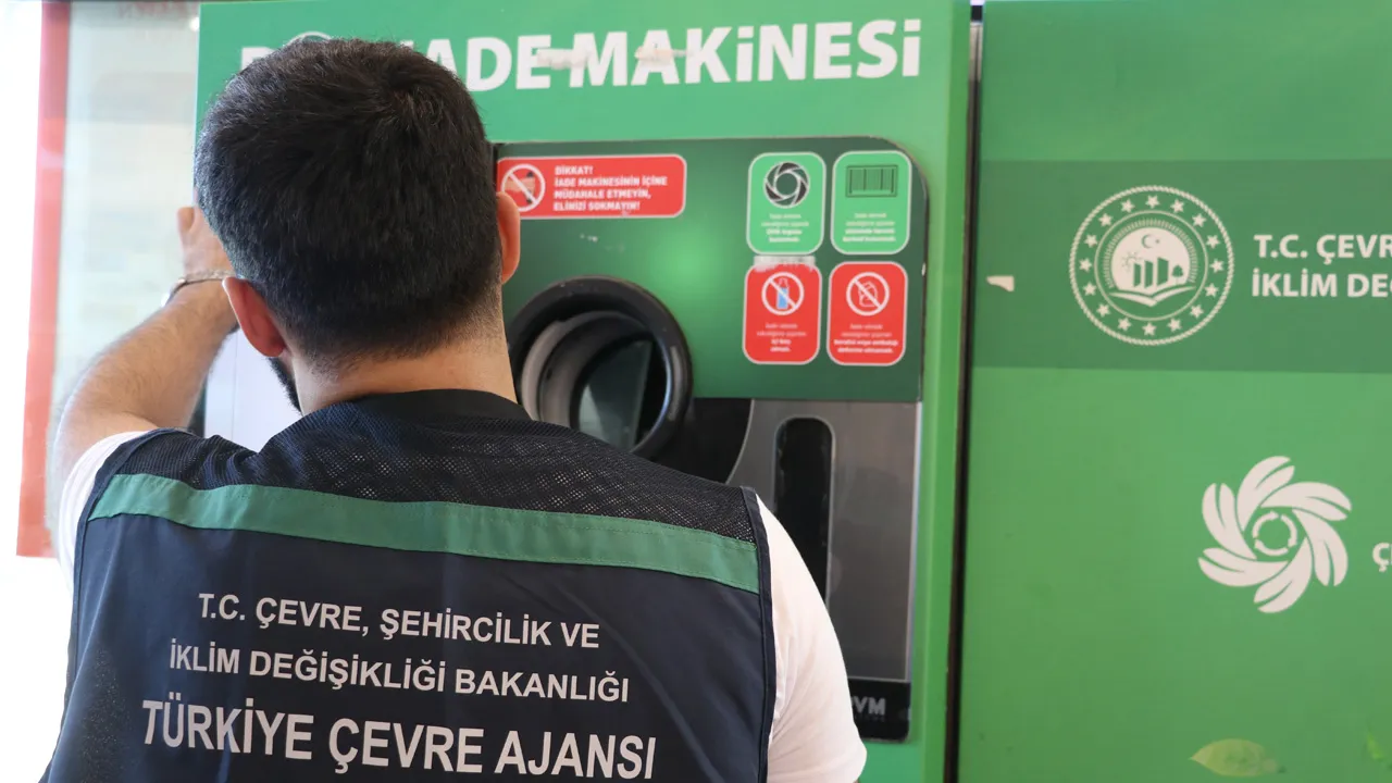 DOA depozito makinesinin içi ilk kez görüntülendi! Şişeyi attıktan sonra bakın ne oluyor