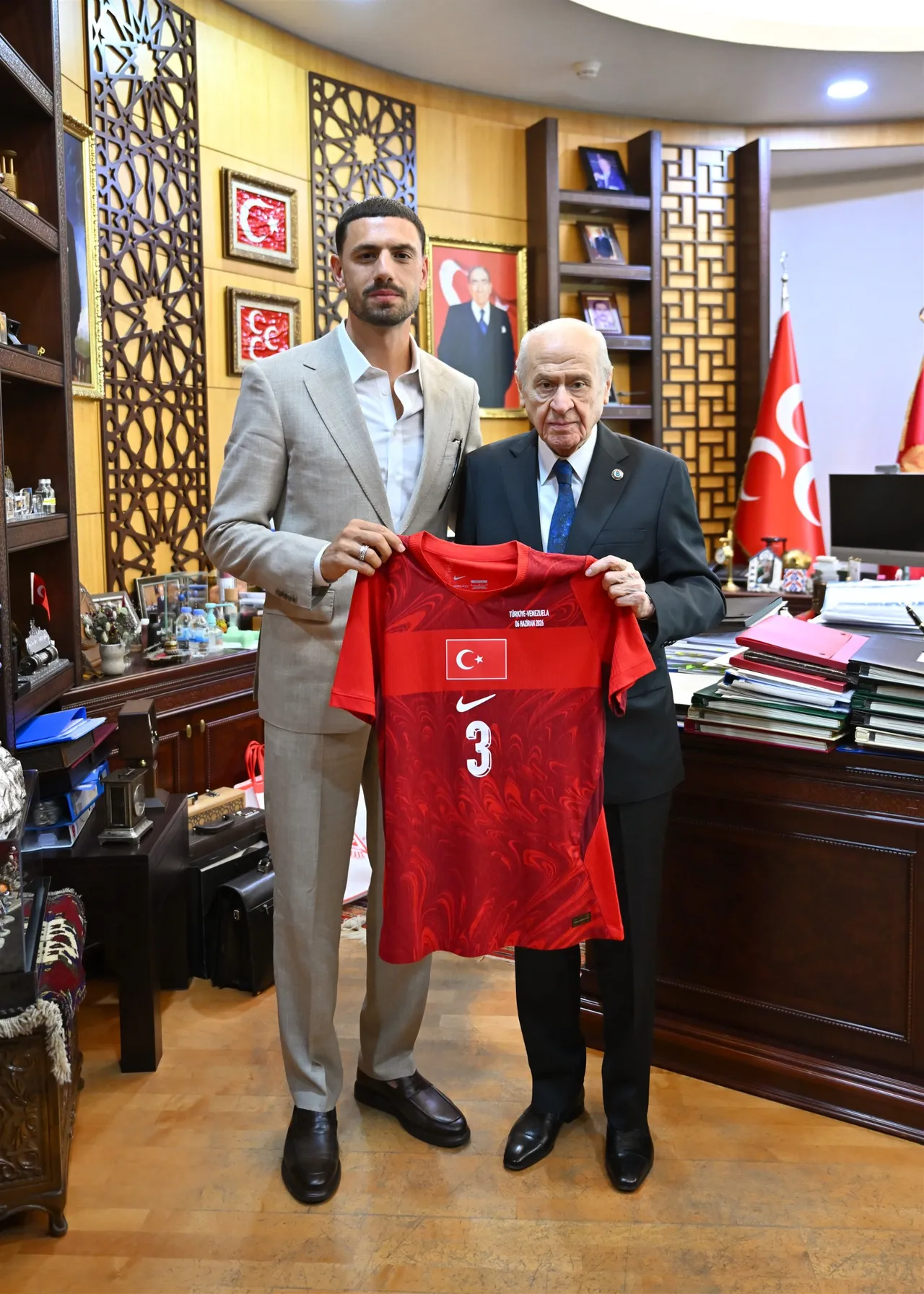 Merih Demiral'dan Devlet Bahçeli'ye sürpriz ziyaret