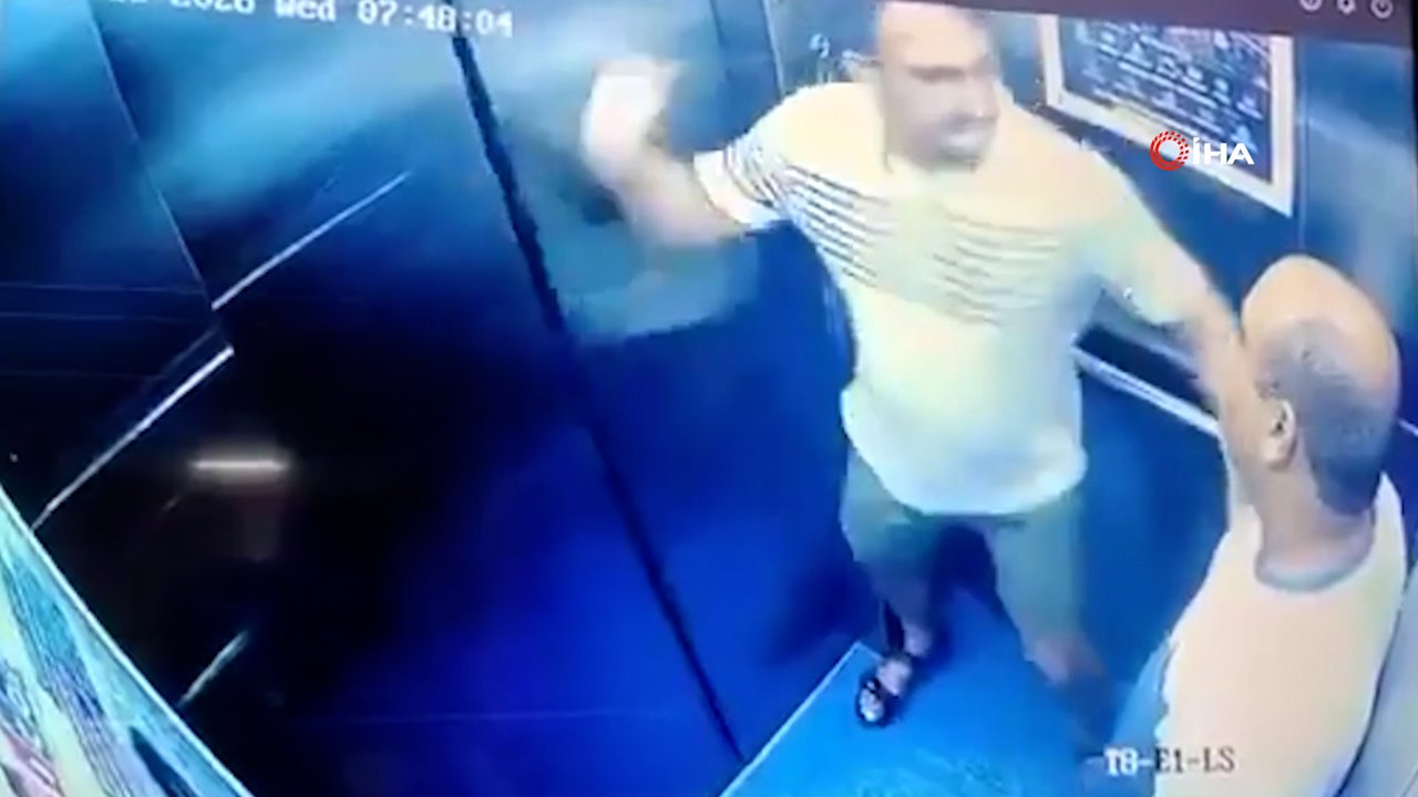 Asansörde karşılaşan eski yöneticiler birbirine girdi! O anlar kamerada