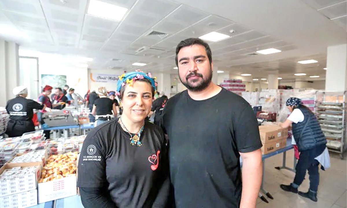 Depremin yaralarının sarılmasında ön saftaydılar: Gerçek kahramanlar