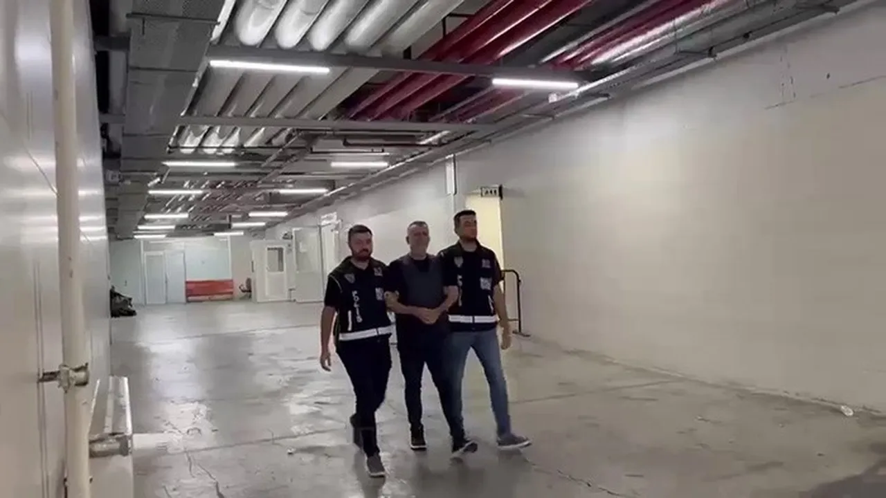 Haluk Levent cezaevine böyle gönderildi! Elleri kelepçeli görüntülendi