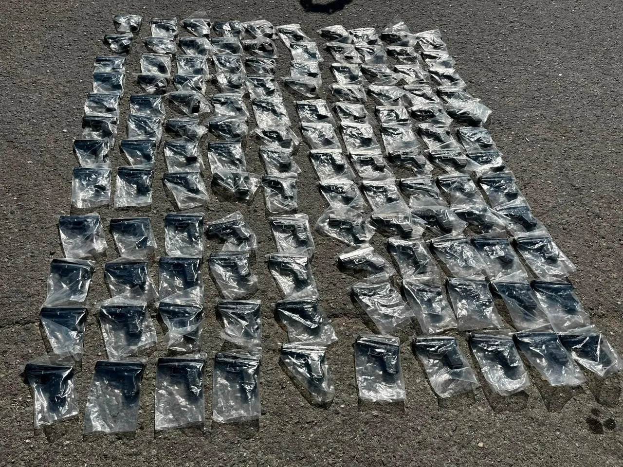 İstanbul'da durdurulan yolcu otobüsünden cephanelik çıktı: 4 tutuklama