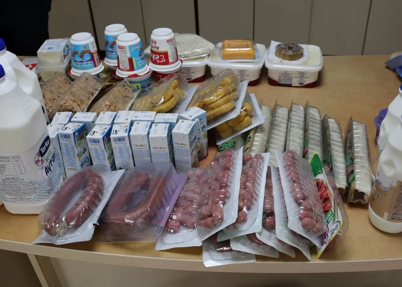 Mersin'de zincir markette tarihi geçmiş ürünler bulundu