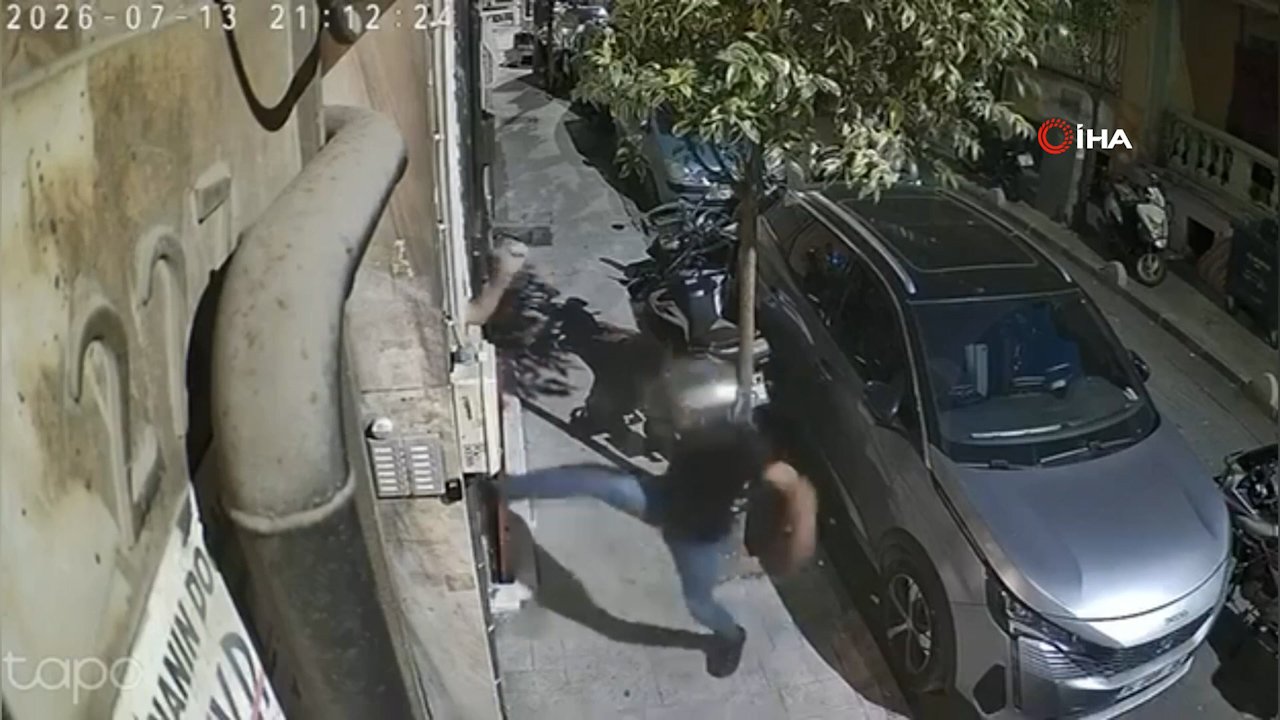 Şişli'de eski eşinin evini basıp kayınpederine saldırdı! O anlar kamerada